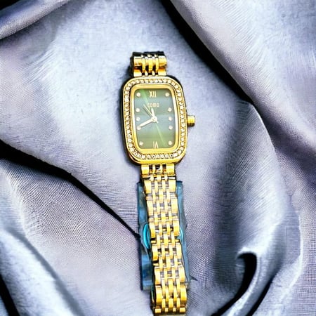 ساعات لارا السعودية نسائي