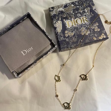 سلسال ديور احرف الماركه