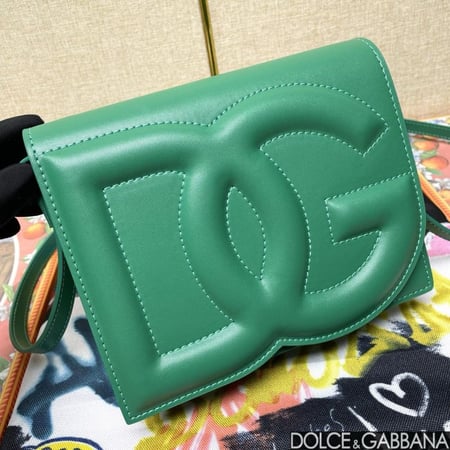 شنطة دولتشي اند غابانا Calfskin DG Logo Bag crossbody bag