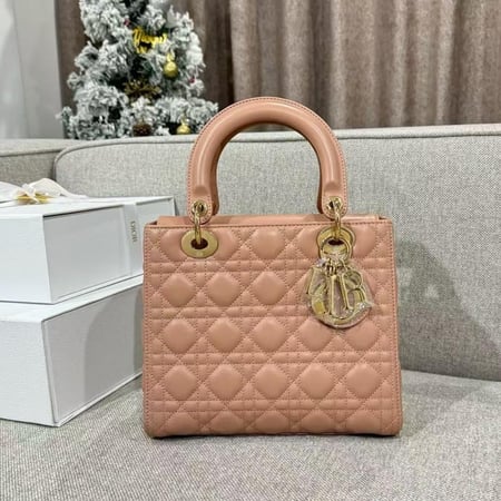 شنطة ليدي ديور Medium مقاس 24cm
