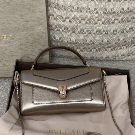 شنطة بولغاري