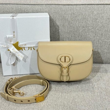 شنطة ديور DIOR BOBBY مقاس 22cm