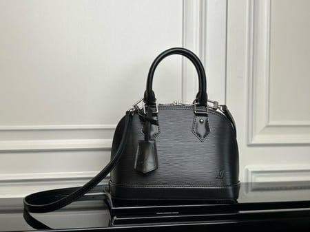 شنطة لويس فيتون  Alma BB مقاس 23.5cm