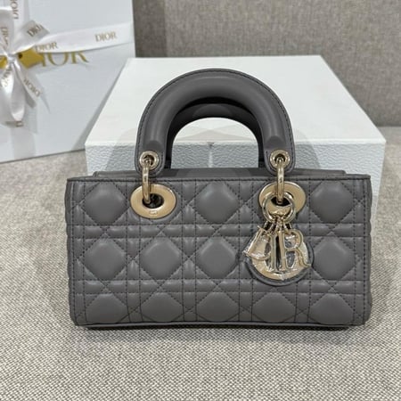 شنطة ديور Lady D-Joy Bag مقاس 22cm