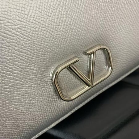 شنطة فالنتينو