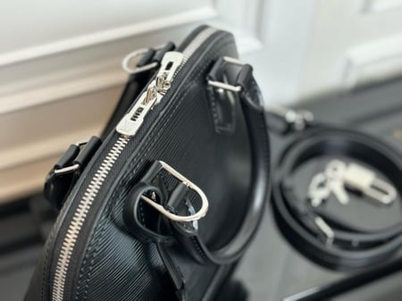 شنطة لويس فيتون  Alma BB مقاس 23.5cm