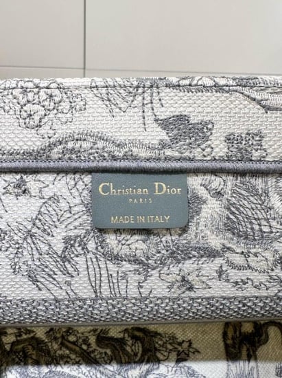 شنطة ديور Medium Dior Book Tote   مقاس 36cm