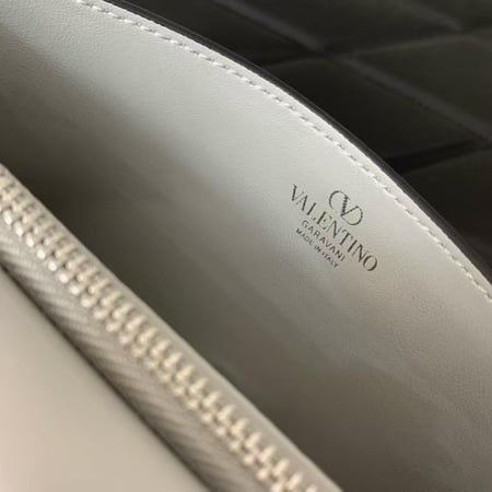 شنطة فالنتينو