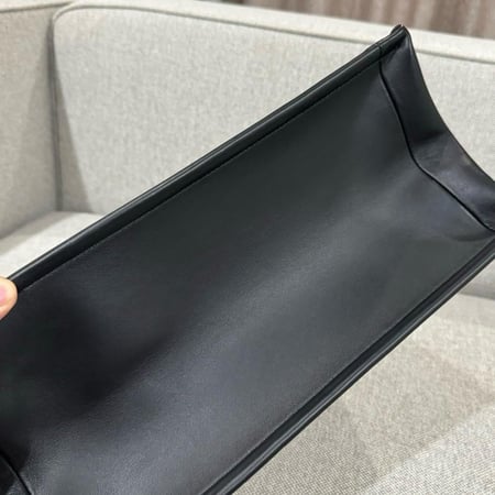 شنطة ديور Medium Dior Book Tote   مقاس 36cm