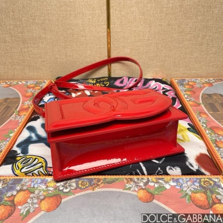 شنطة دولتشي اند غابانا Calfskin DG Logo Bag crossbody bag