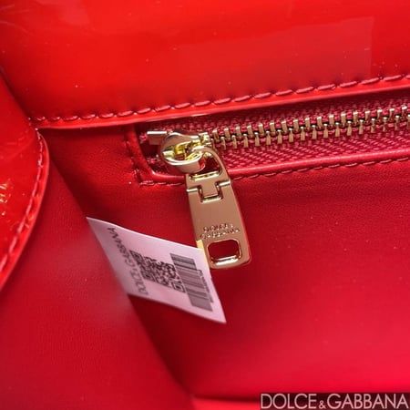 شنطة دولتشي اند غابانا Calfskin DG Logo Bag crossbody bag