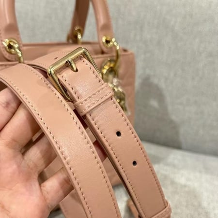 شنطة ليدي ديور Medium مقاس 24cm