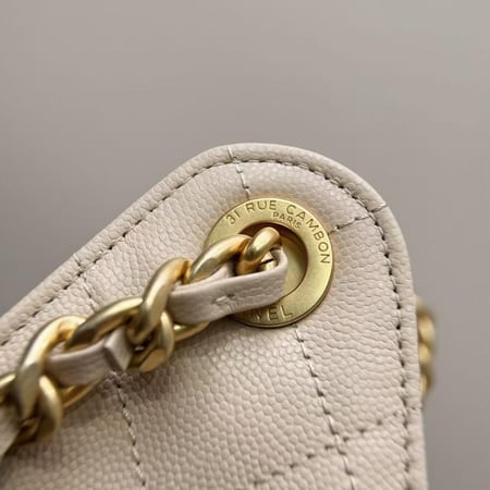شنطة شانيل hopo bag مقاس 30cm