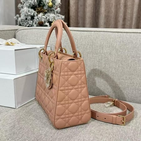 شنطة ليدي ديور Medium مقاس 24cm