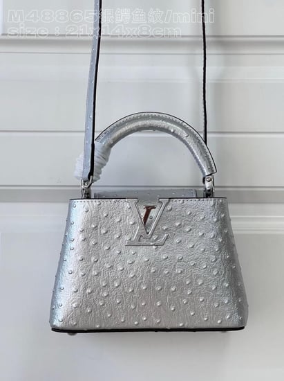 شنطة لويس فيتون Capucines  مقاس21cm