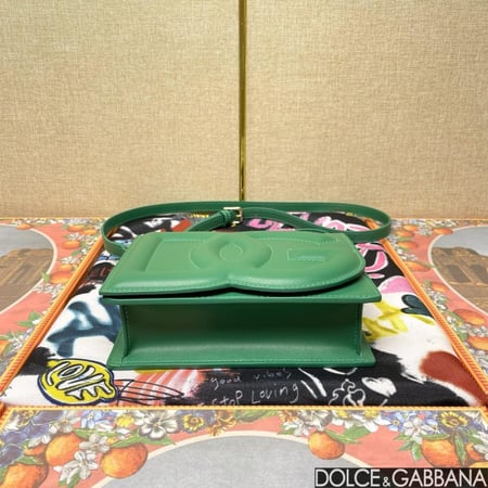 شنطة دولتشي اند غابانا Calfskin DG Logo Bag crossbody bag