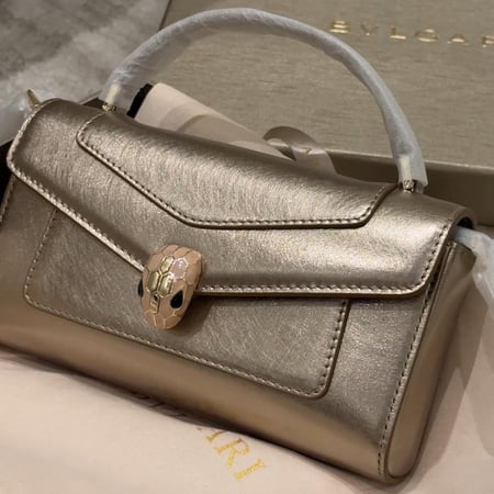 شنطة بولغاري