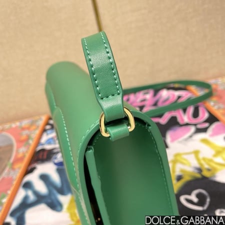 شنطة دولتشي اند غابانا Calfskin DG Logo Bag crossbody bag