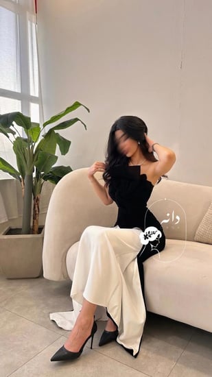فستان اسود وابيض طويل