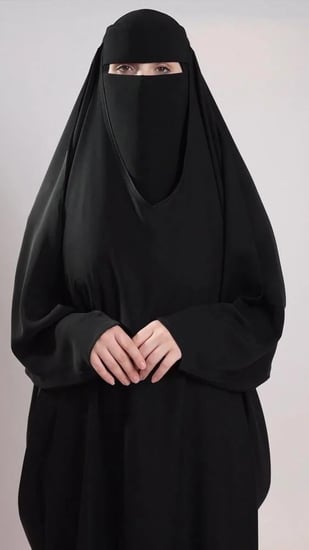 عباية راس سوداء