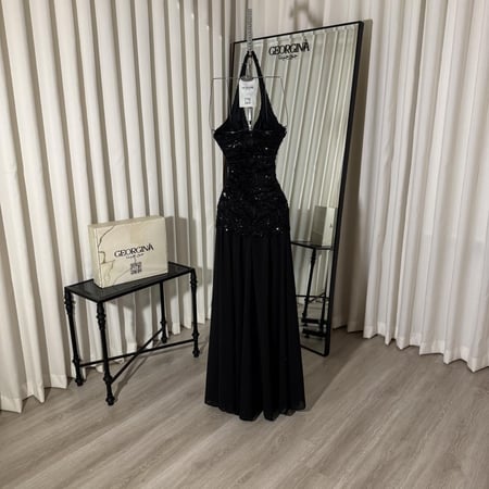 فستان فرداس الاسود