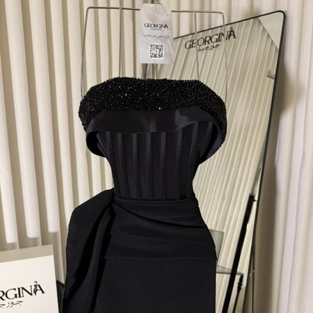 فستان سهرة اسود طويل باربي مطرز