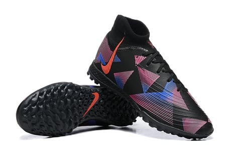 جزمة كرة قدم Nike برقبة عالية