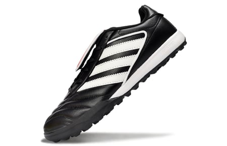 جزمة كرة قدم adidas