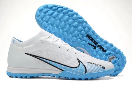 جزمة كرة قدم Nike