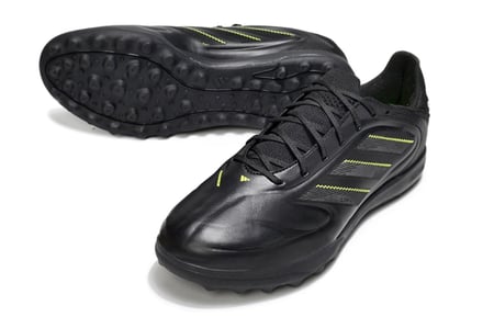 جزمة كرة قدم adidas