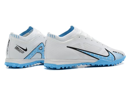 جزمة كرة قدم Nike