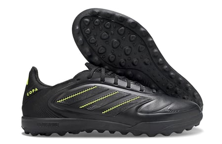 جزمة كرة قدم adidas