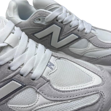 شوز نيوبالانس 9060 رصاصي فاتح