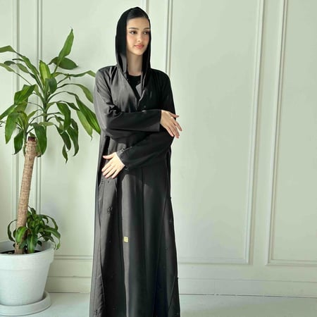 عبايه سوداء  انيقه بتطريز نجوم 7021