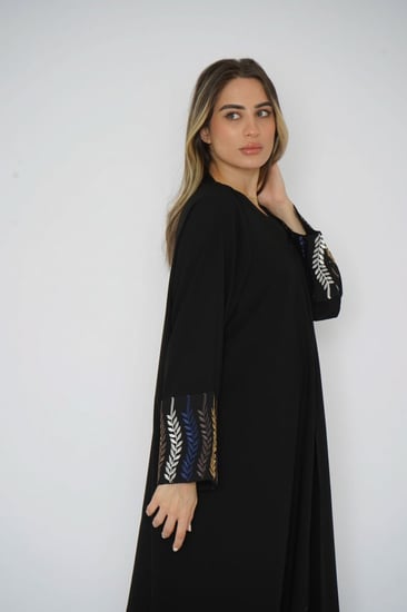 عبايات سوداء عباية سوداء