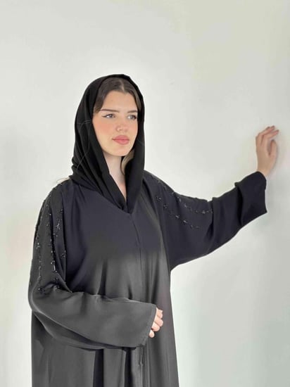 عباية ربع كلوش تطريز من الكتف 7003