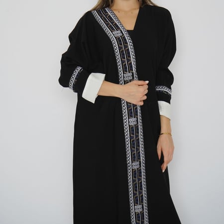 عباية سوداء  بكلفة سدو 6029