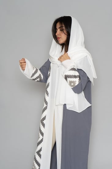عبايات ملونة عباية ملونة
