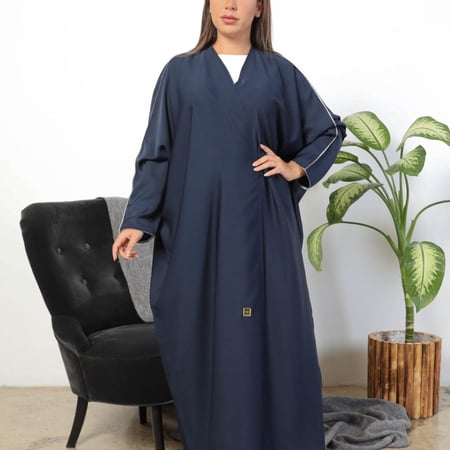 عبايه كحلي بشت مطرزة من الجنب قماش الندى5026