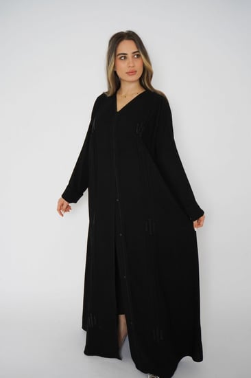 عبايات سوداء  عباية سوداء