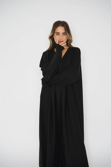 عبايات سوداء  عباية سوداء