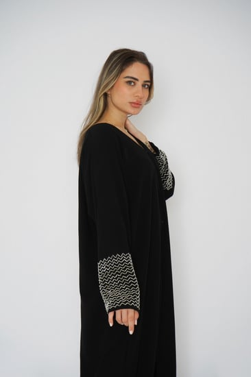 عبايات سوداء عباية سوداء