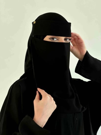 نقاب  طويل بلوقو ذهبي   103