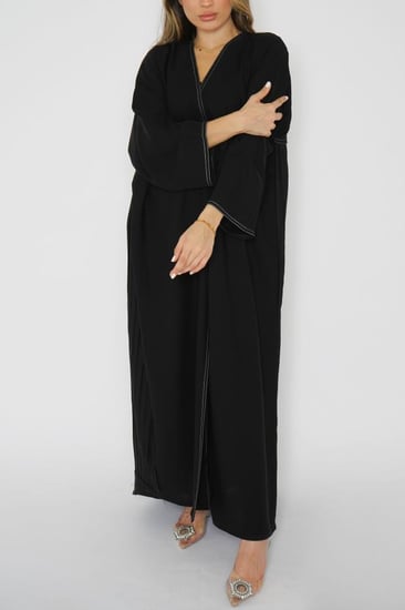 عبايات سوداء  عباية سوداء