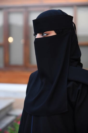 نقاب  طويل بلوقو ذهبي   103