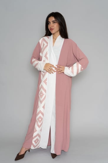 عباية ملونة   لحمي مع كلفة و شيفون 6054