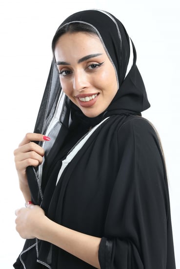 طرحة لون أسود مع ابيض راقية وفخمة