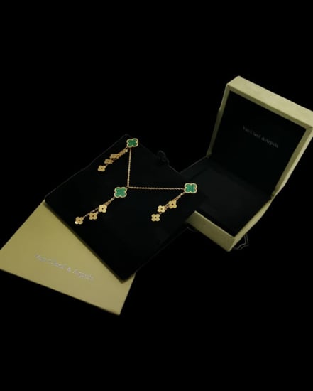 طقم سلسال مع حلق فان كليف Van Cleef