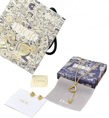 طقم سلسال وحلق من ديور