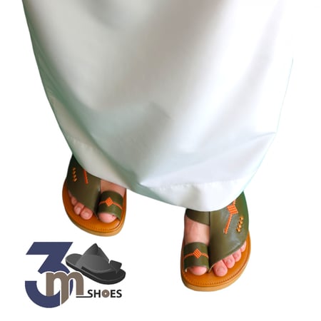 الحذاء من الأعلى يظهر التصميم الأنيق